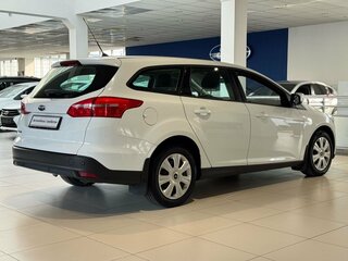 2015 Ford Focus III Рестайлинг, белый, 799000 рублей, вид 4