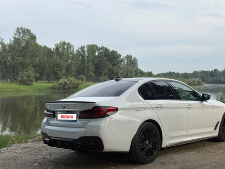 2021 BMW 5 серии 520d xDrive VII (G30/G31/G38) Рестайлинг, белый, 4900000 рублей, вид 5