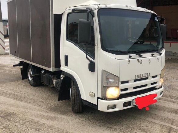2010 Isuzu Elf (N-series), белый, 900000 рублей