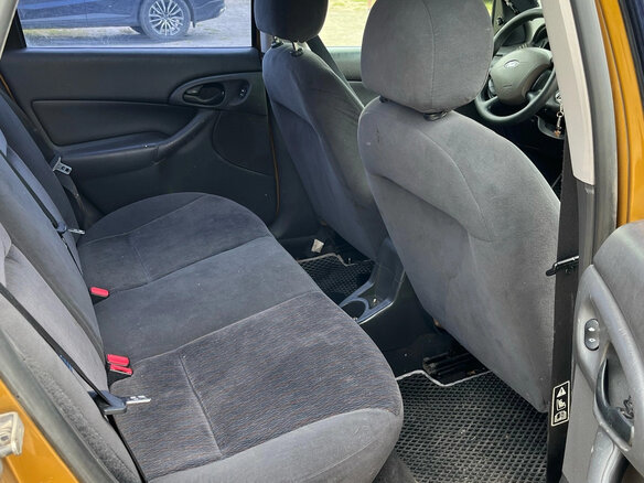 2001 Ford Focus I (North America), золотистый, 170000 рублей - вид 8