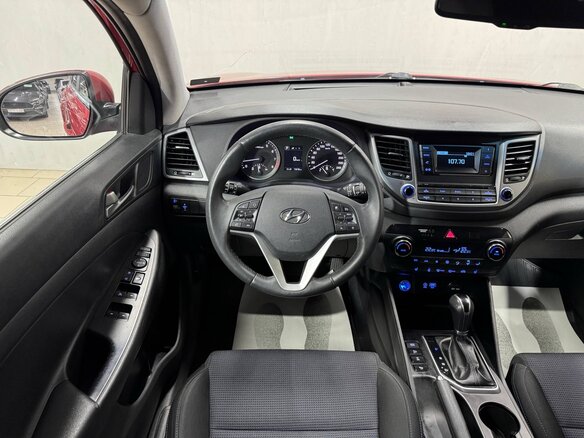 2017 Hyundai Tucson III, красный, 2170000 рублей - вид 11
