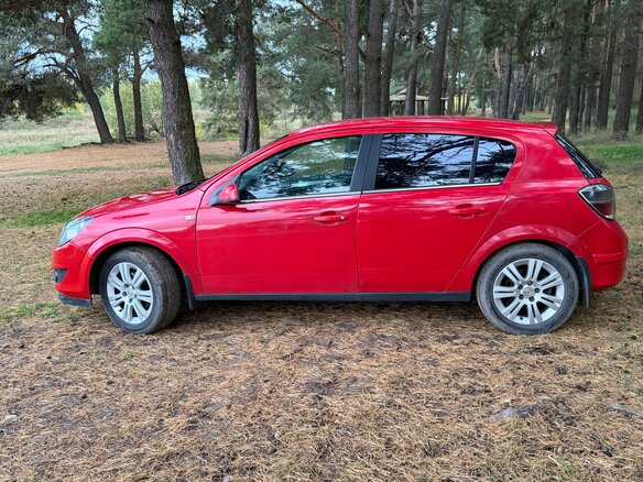 2007 Opel Astra H Рестайлинг, красный, 430000 рублей - вид 3