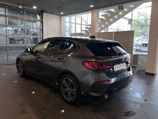 2019 BMW 1 серии 118i III (F40), серый, 1849000 рублей, вид 5