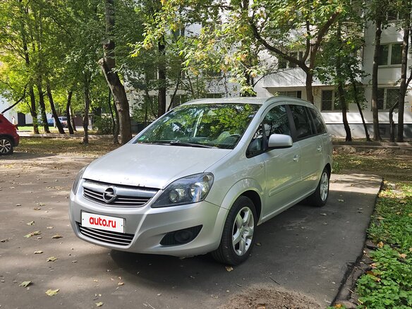 2013 Opel Zafira B Рестайлинг, серебристый, 610000 рублей