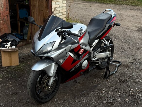 2003 Honda CBR 600F, серебристый, 430000 рублей