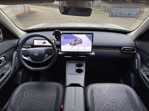 2026 Leapmotor A10 53 kWh, белый - вид 8