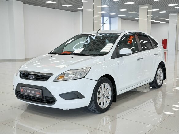 2011 Ford Focus II Рестайлинг, белый, 572000 рублей