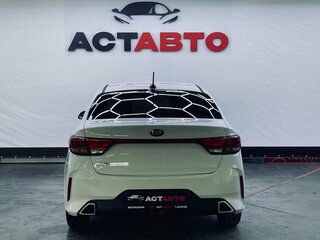 2021 Kia Rio IV Рестайлинг, белый, 1590000 рублей, вид 5