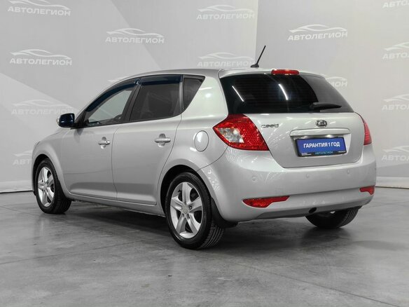 2012 Kia Ceed I Рестайлинг, серебристый, 770000 рублей - вид 2