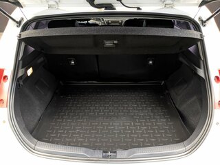 2014 Toyota Auris II, белый, 1430000 рублей, вид 4