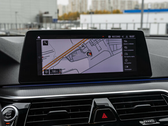 2020 BMW 5 серии 520d xDrive VII (G30/G31/G38) Рестайлинг, белый, 4570000 рублей - вид 19