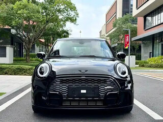 2023 Mini Clubman Cooper II Рестайлинг, чёрный, 2076000 рублей, вид 3