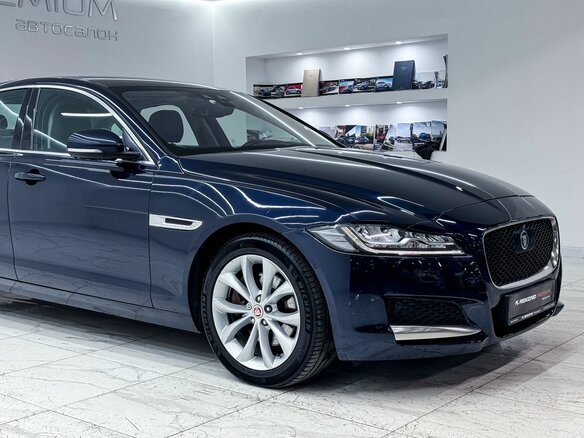2020 Jaguar XF II, синий, 2560000 рублей - вид 2