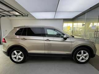 2017 Volkswagen Tiguan II, бежевый, 2999999 рублей, вид 4