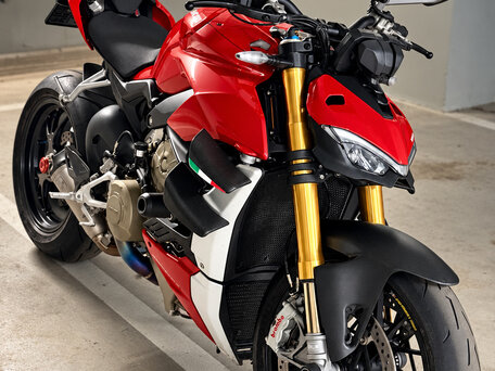 2022 Ducati Streetfighter V4, красный, 1900000 рублей, вид 1