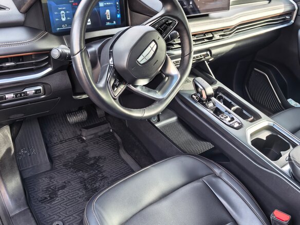 2023 Geely Okavango I Рестайлинг, серый - вид 15