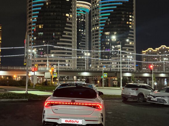 2021 Kia K5 III, белый - вид 16