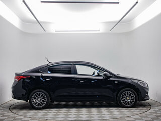 2017 Hyundai Solaris II, чёрный, 1020000 рублей, вид 4