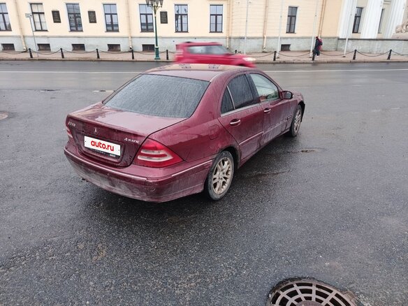2005 Mercedes-Benz C-Класс 240 II (W203) Рестайлинг, красный, 509000 рублей - вид 2