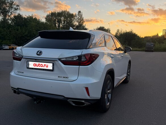 2018 Lexus RX 300 IV, белый, 3400000 рублей - вид 5