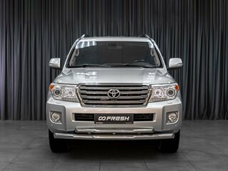 2012 Toyota Land Cruiser 200 Series Рестайлинг 1, серебристый, 3168000 рублей, вид 3