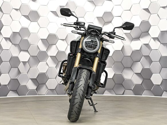 2025 Honda CB 650R, серый, 1277000 рублей - вид 4