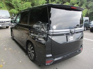 2023 Toyota Voxy IV (R90), чёрный, 4150000 рублей, вид 5
