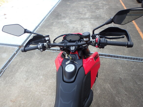2024 Ducati Hypermotard, красный, 1350000 рублей - вид 16
