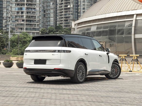 2026 Lynk & Co 900, белый, 7300000 рублей - вид 2