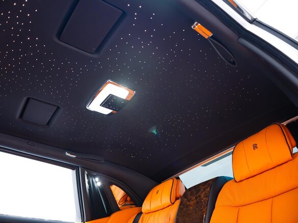 2023 Rolls-Royce Phantom Extended VIII Рестайлинг (Series II), серебристый, 50000000 рублей - вид 16