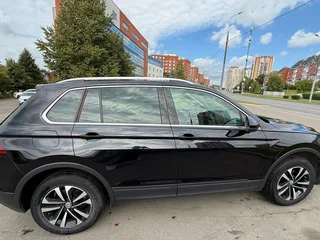 2019 Volkswagen Tiguan II, чёрный, 2700000 рублей, вид 5
