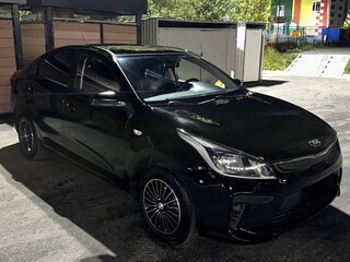 2018 Kia Rio IV, чёрный, 1350000 рублей, вид 4