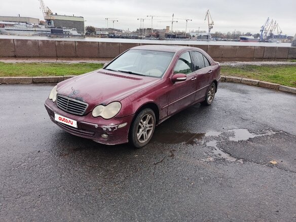 2005 Mercedes-Benz C-Класс 240 II (W203) Рестайлинг, красный, 509000 рублей - вид 3