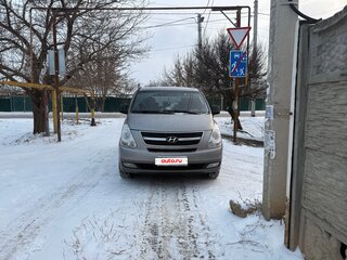 2011 Hyundai H-1 II, серебристый, 980000 рублей, вид 1