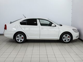 2013 Skoda Octavia II (A5) Рестайлинг, белый, 1049000 рублей, вид 5