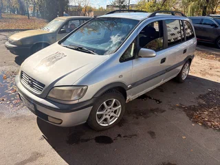 2000 Opel Zafira A, серебристый, 240000 рублей, вид 1