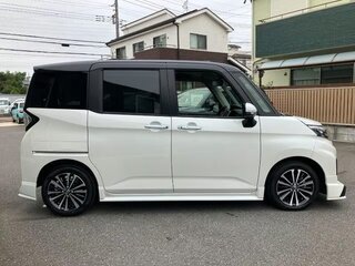 2023 Toyota Roomy I Рестайлинг, белый, 875000 рублей, вид 4