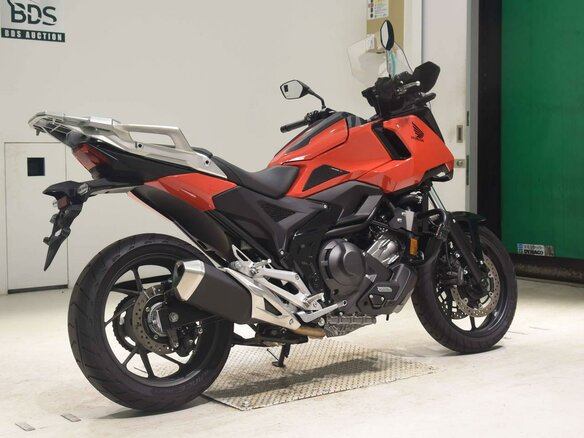 2025 Honda NC 750X, красный, 1277000 рублей - вид 4