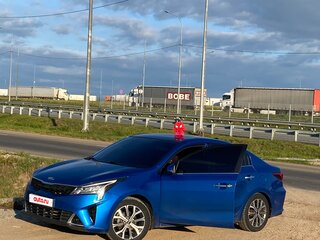 2021 Kia Rio IV Рестайлинг, синий, 1370000 рублей, вид 1