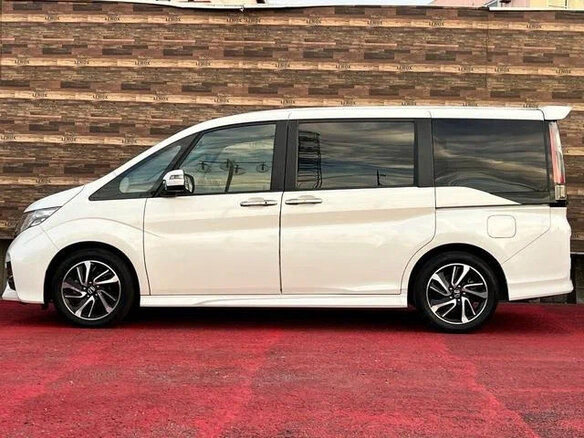 2017 Honda Stepwgn Spada V, белый, 1920000 рублей - вид 5