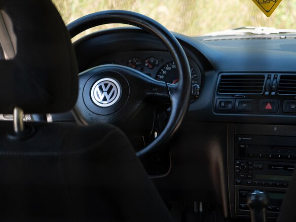 2000 Volkswagen Bora I, синий, 510000 рублей - вид 15