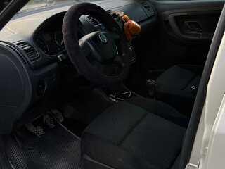 2011 Skoda Fabia II Рестайлинг, серый, 410000 рублей, вид 4
