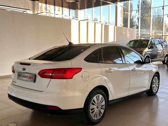 2017 Ford Focus III Рестайлинг, белый, 1249000 рублей - вид 6