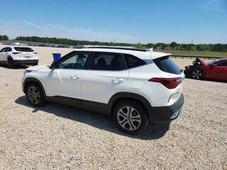 2022 Kia Seltos I, белый, 2000000 рублей, вид 3
