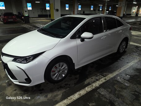 2020 Toyota Corolla XII (E210), белый, 1750000 рублей, вид 2