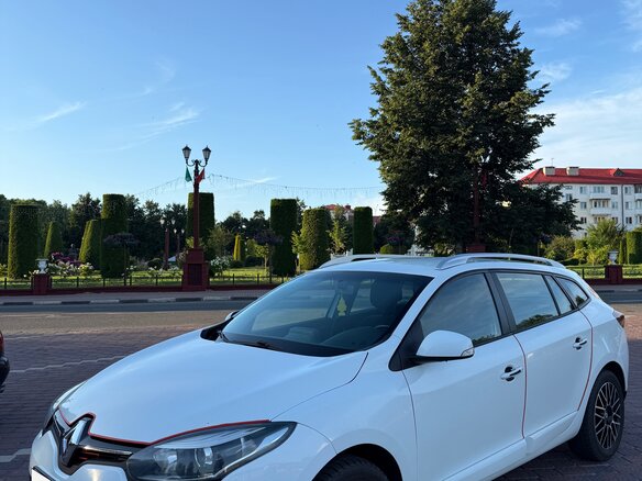 2014 Renault Megane III Рестайлинг 2, белый, 900000 рублей
