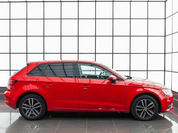 2013 Audi A3 III (8V), красный - вид 4