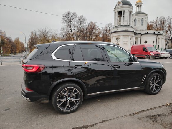 2020 BMW X5 25d IV (G05/G18), чёрный, 5465000 рублей - вид 6