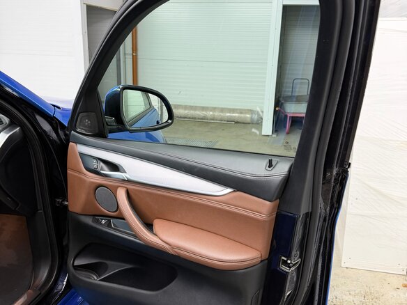 2017 BMW X6 40d II (F16), синий, 4100000 рублей - вид 15