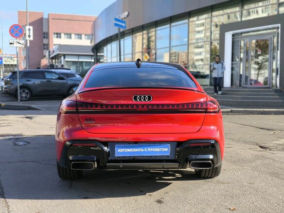 2025 Audi A5 L Sportback III (B10), красный, 6450000 рублей - вид 4